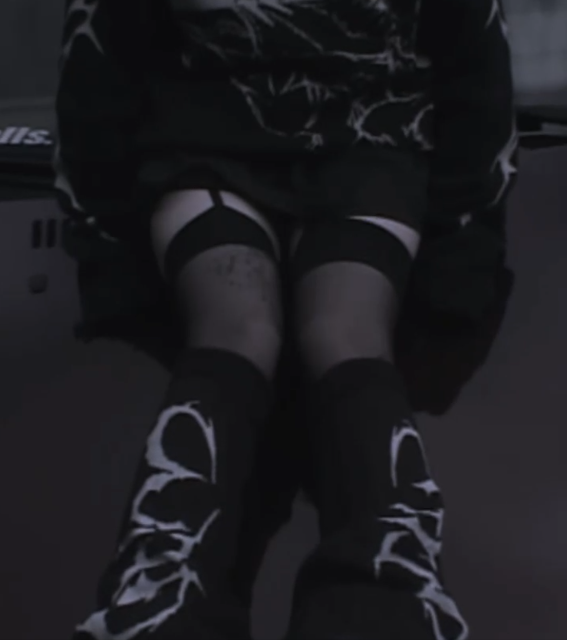 "cutted" knit leg warmers