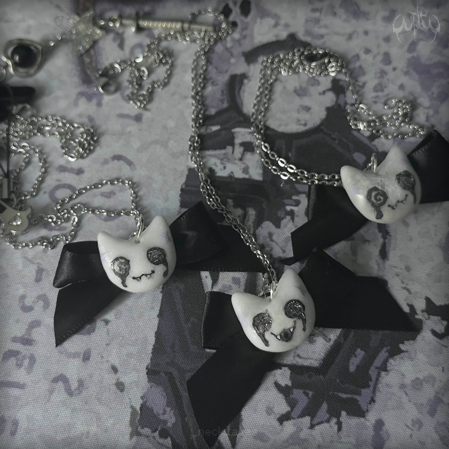"cutted" cat necklaces LIMITED STOCK